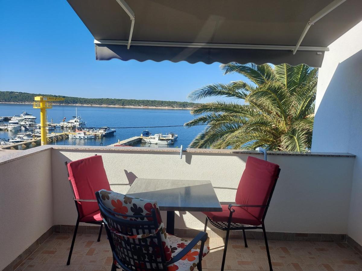 Apartments Ajka Раб Экстерьер фото